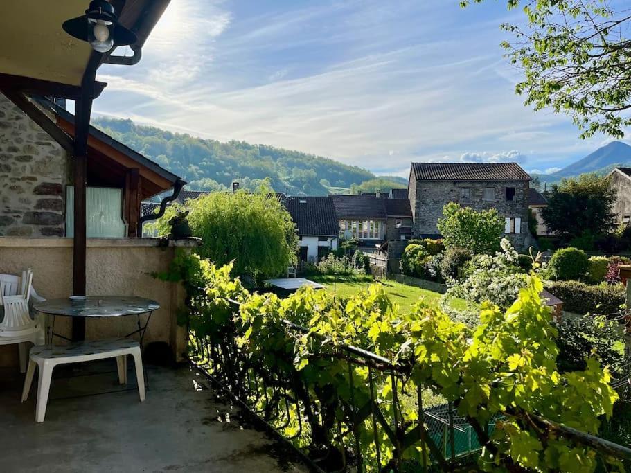 La Petite Ourse Maison De Village A Oust Exteriör bild