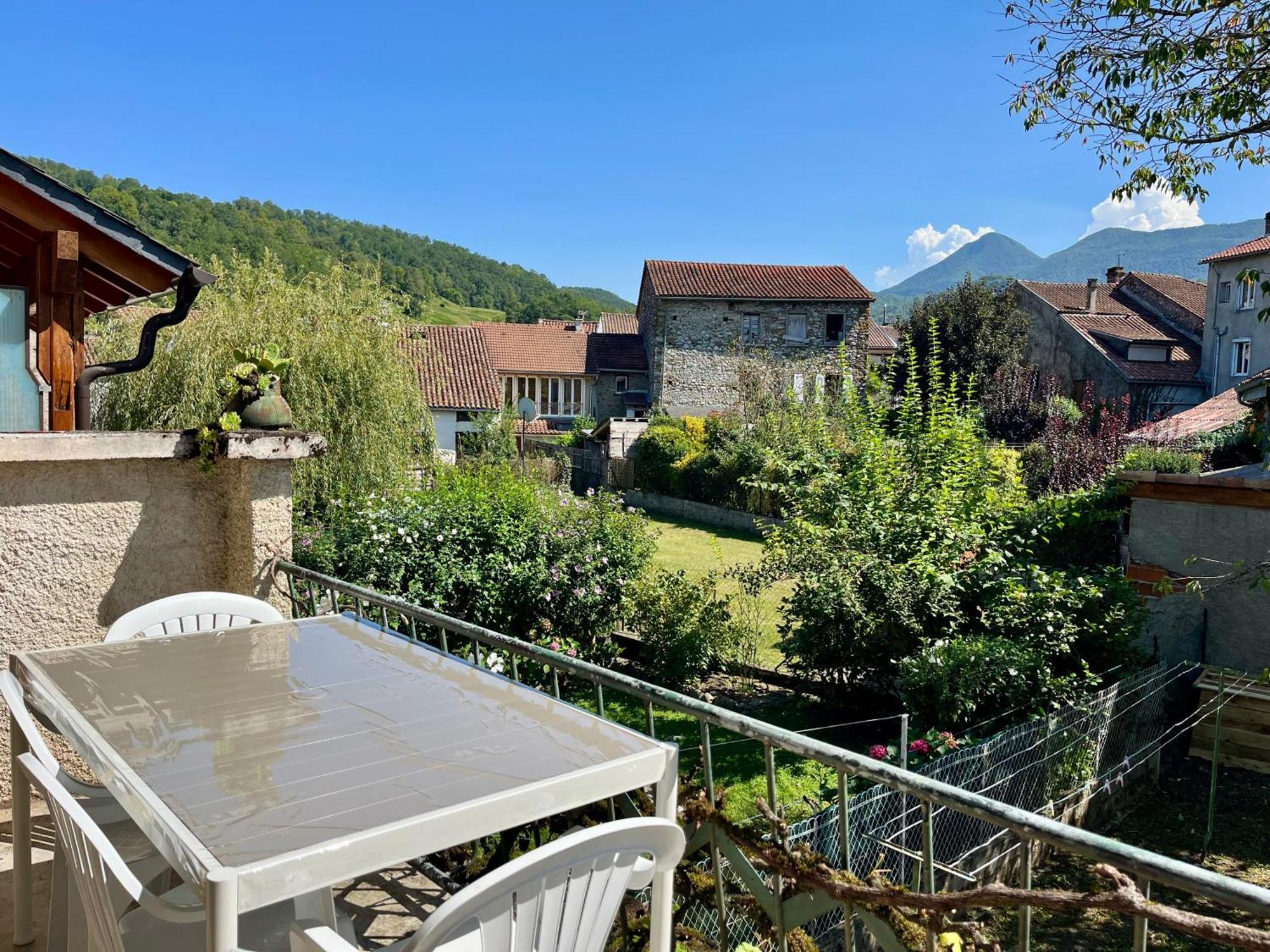 La Petite Ourse Maison De Village A Oust Exteriör bild